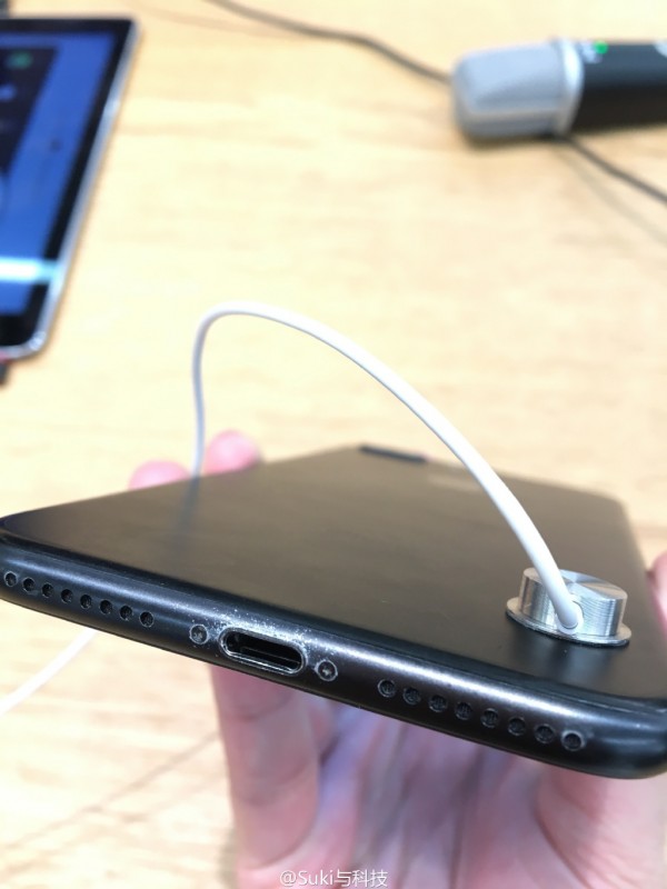 磨砂黑iPhone 7用久以后...